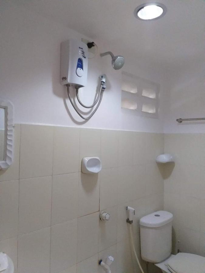 Park Vil-la Apartelle Quezon City Bagian luar foto