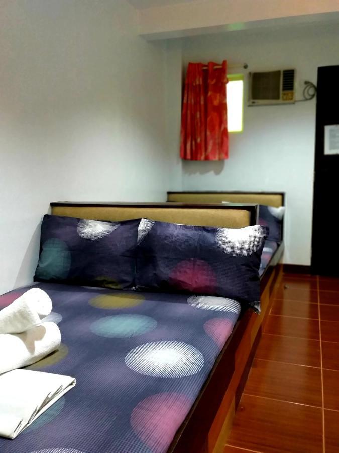Park Vil-la Apartelle Quezon City Bagian luar foto