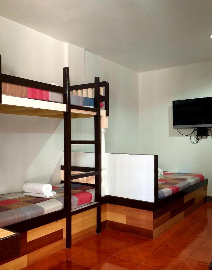 Park Vil-la Apartelle Quezon City Bagian luar foto