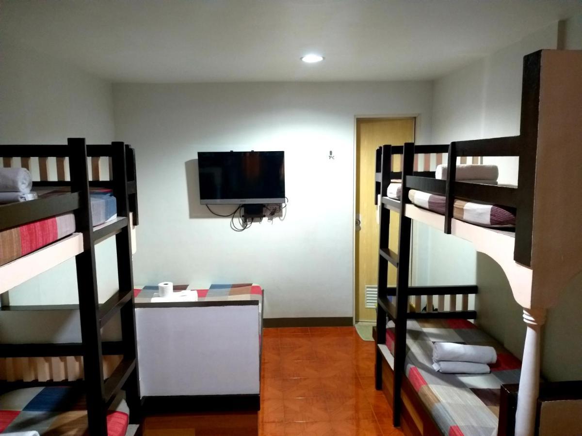 Park Vil-la Apartelle Quezon City Bagian luar foto