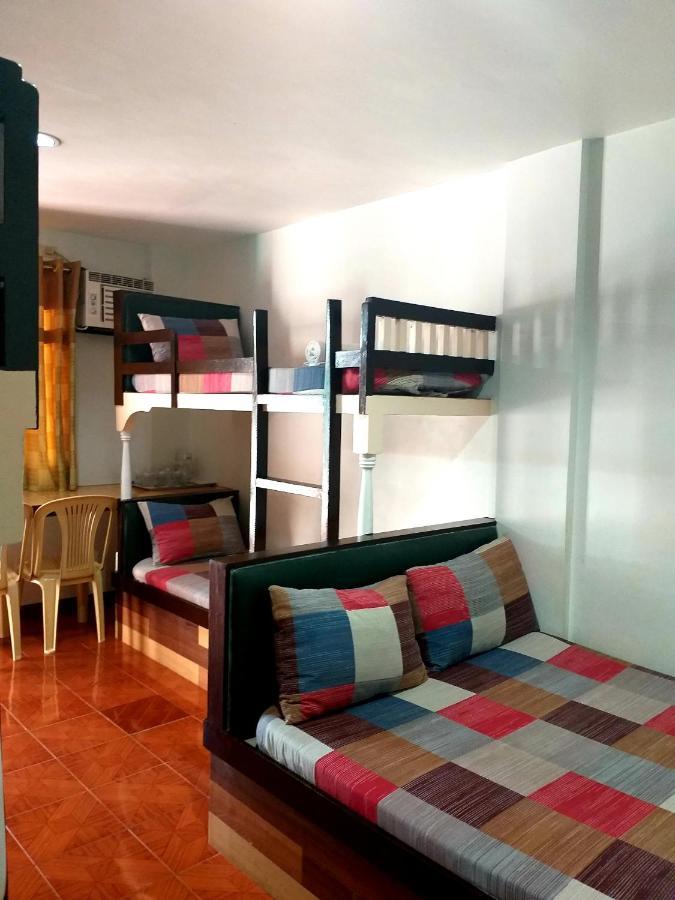 Park Vil-la Apartelle Quezon City Bagian luar foto