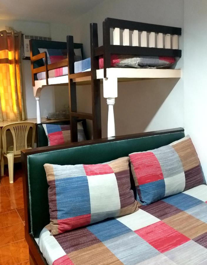 Park Vil-la Apartelle Quezon City Bagian luar foto