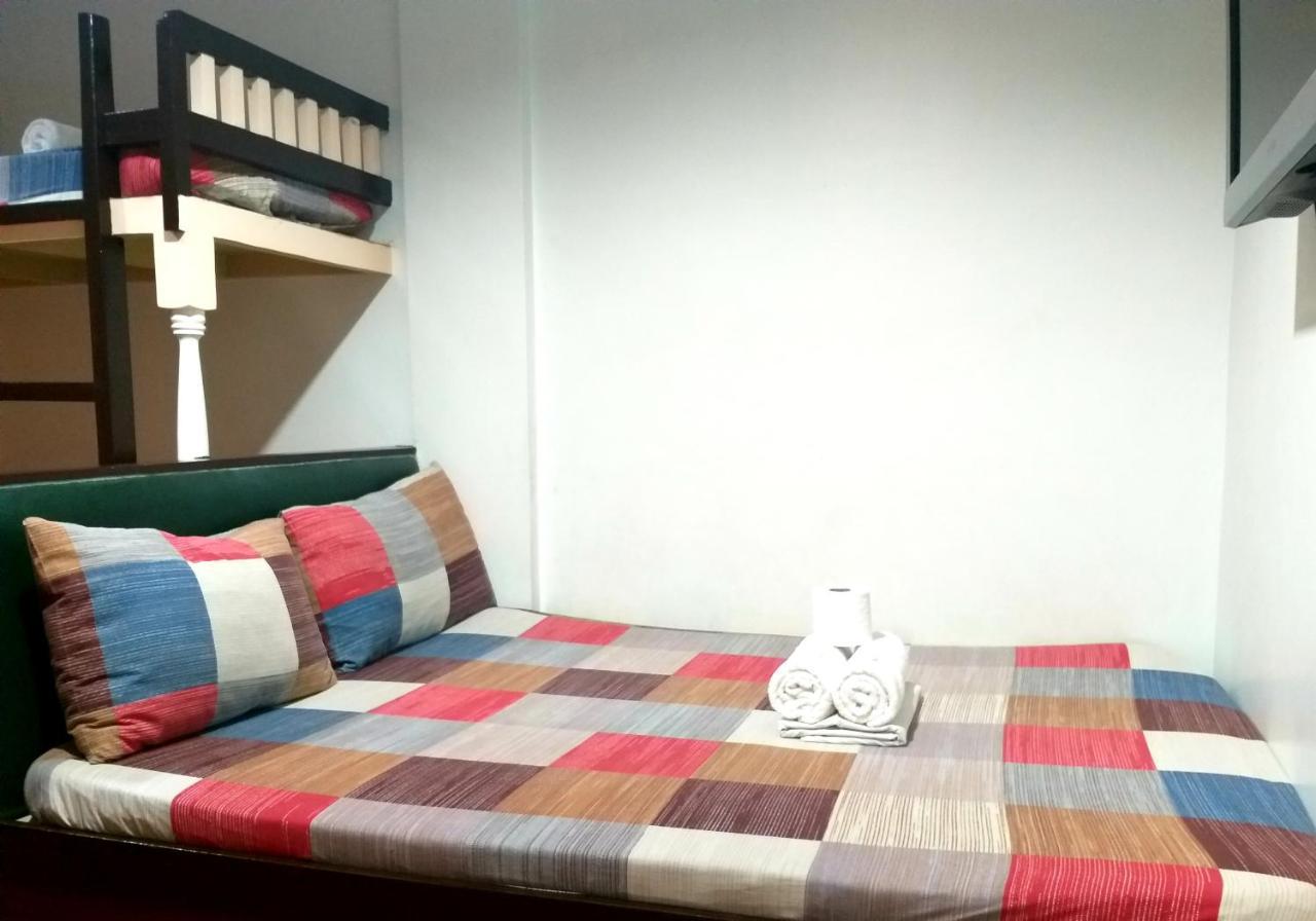 Park Vil-la Apartelle Quezon City Bagian luar foto